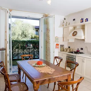 Con Giardino E Parcheggio Privato Appartement